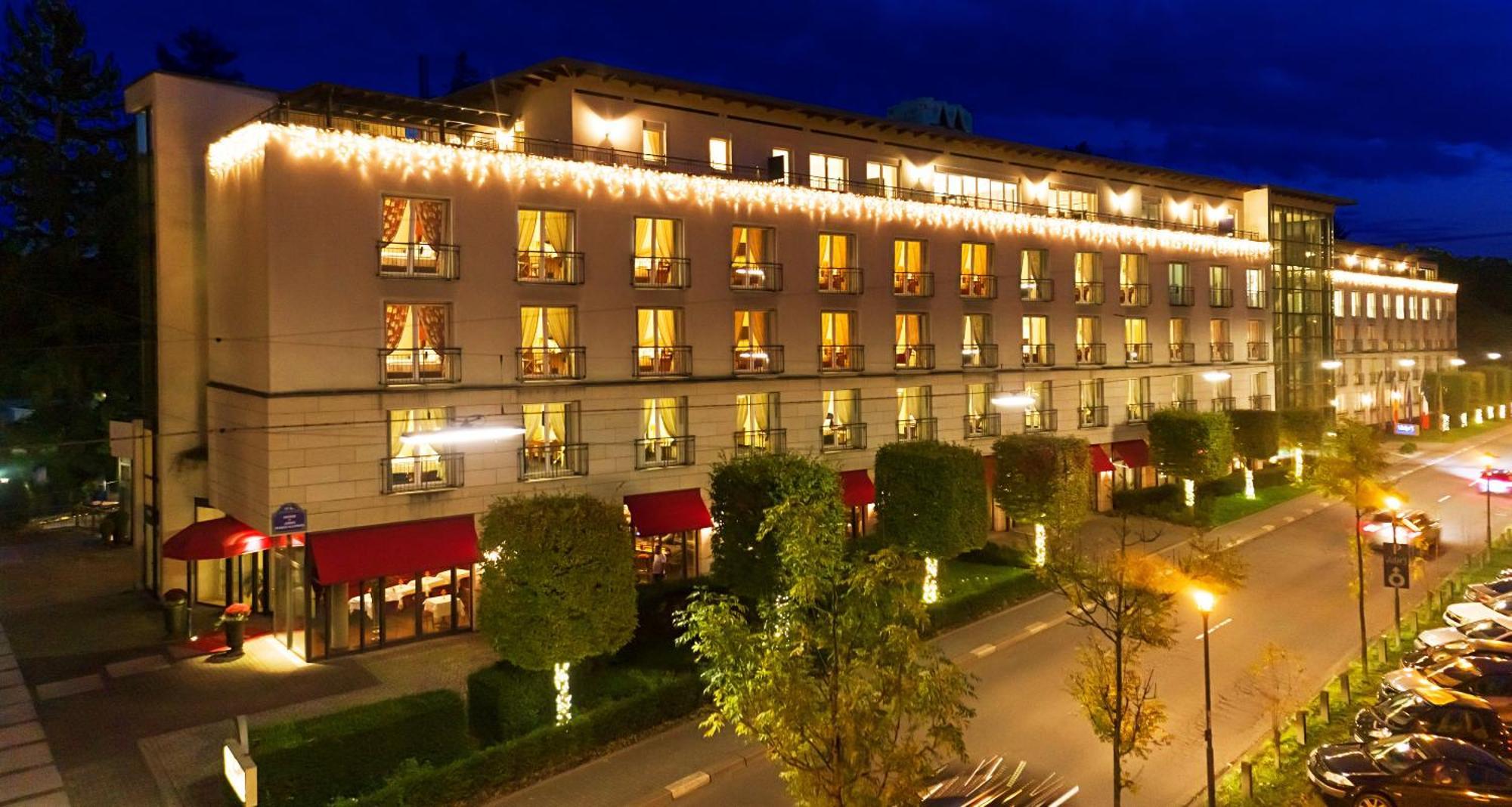 Victor's Residenz-Hotel Saarbrücken Exterior foto